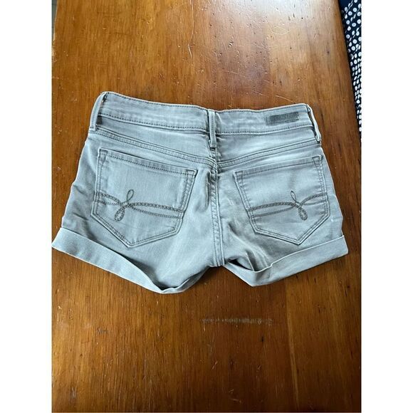 Denizen by Levi’s girl’s light gray high rise shortie jean shorts 16 - Picture 2 of 4
